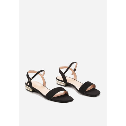 Flache Sandalen