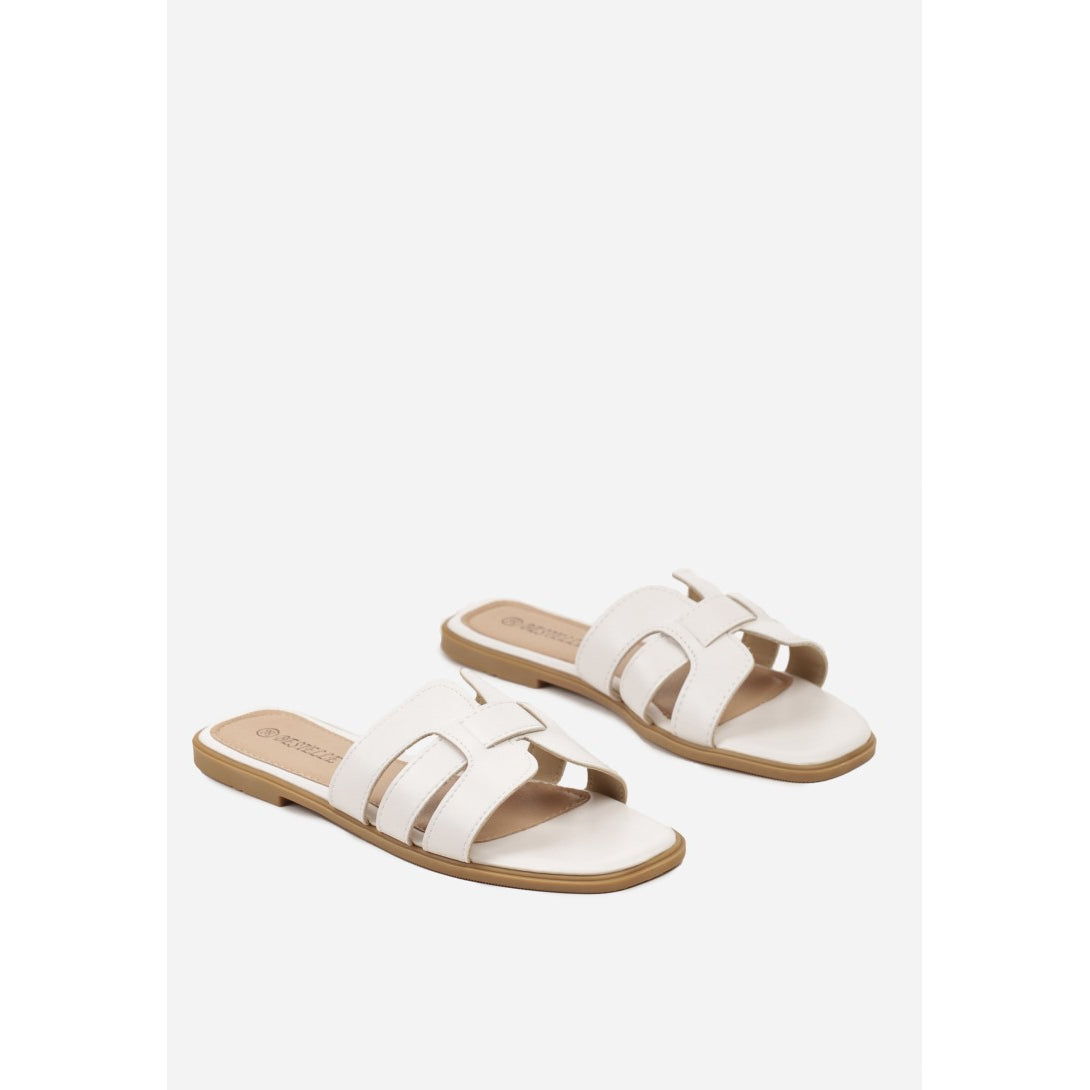 Flache Sandalen